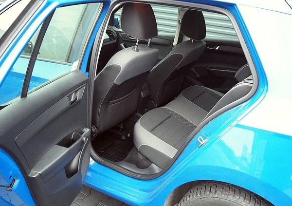 Skoda Fabia cena 39900 przebieg: 173700, rok produkcji 2020 z Białobrzegi małe 172